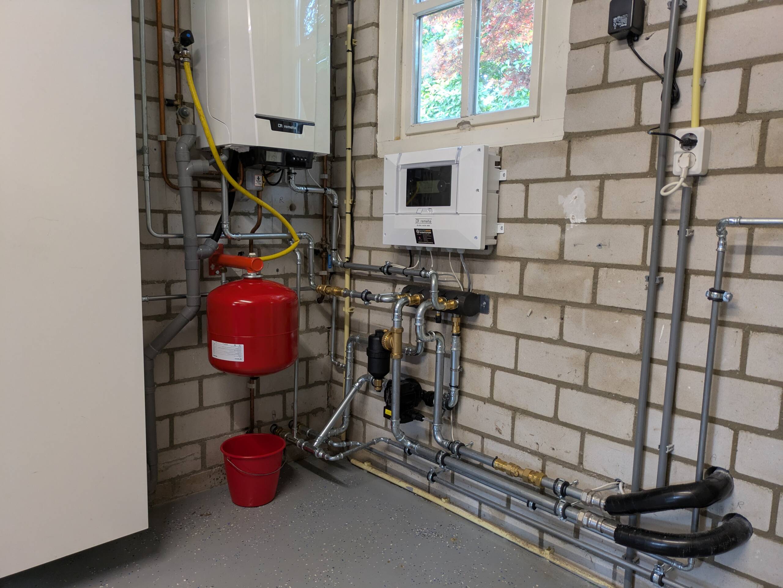 Remeha Elga Ace 8kw hybride warmtepomp monoblock - Afbeelding 2